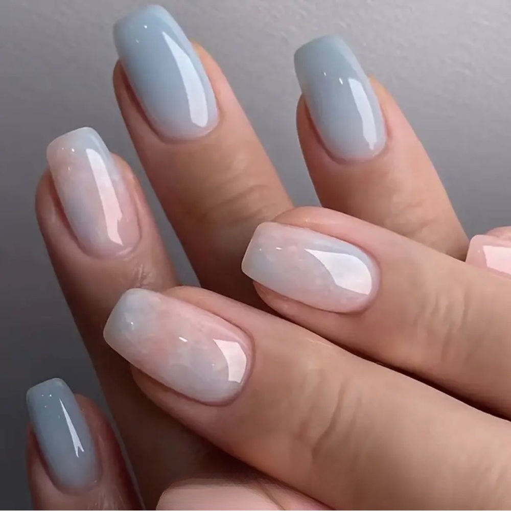 Blue & Blush Ombré Short Square Press-On Nails – 24pc Set
